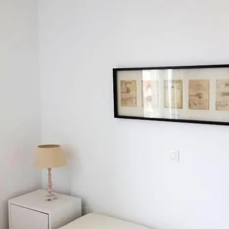 Modern In With Balcony 107 Sqm Tv 公寓 科克赛德